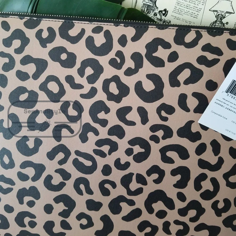 Kate Spade NWT staci graphic leopard l-zip universal laptop sleeve up to 15" - Picture 6 of 13